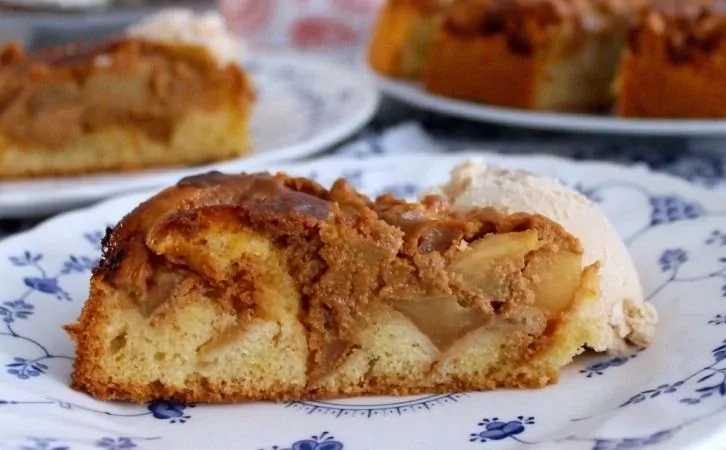 Obuolių pyragas su Rududu