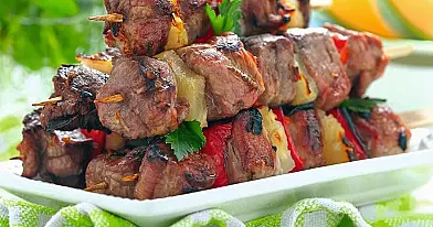 Šašlykas, marinuotas saldžiarūgščiame marinate