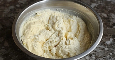 Radau skanų receptą: 1 stiklinė varškės ir kefyro. Minkštas ir aromatingas varškės pyragas