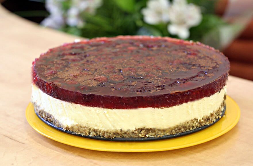 Gaivus nekeptas tortas su maskarpone ir cinamonu