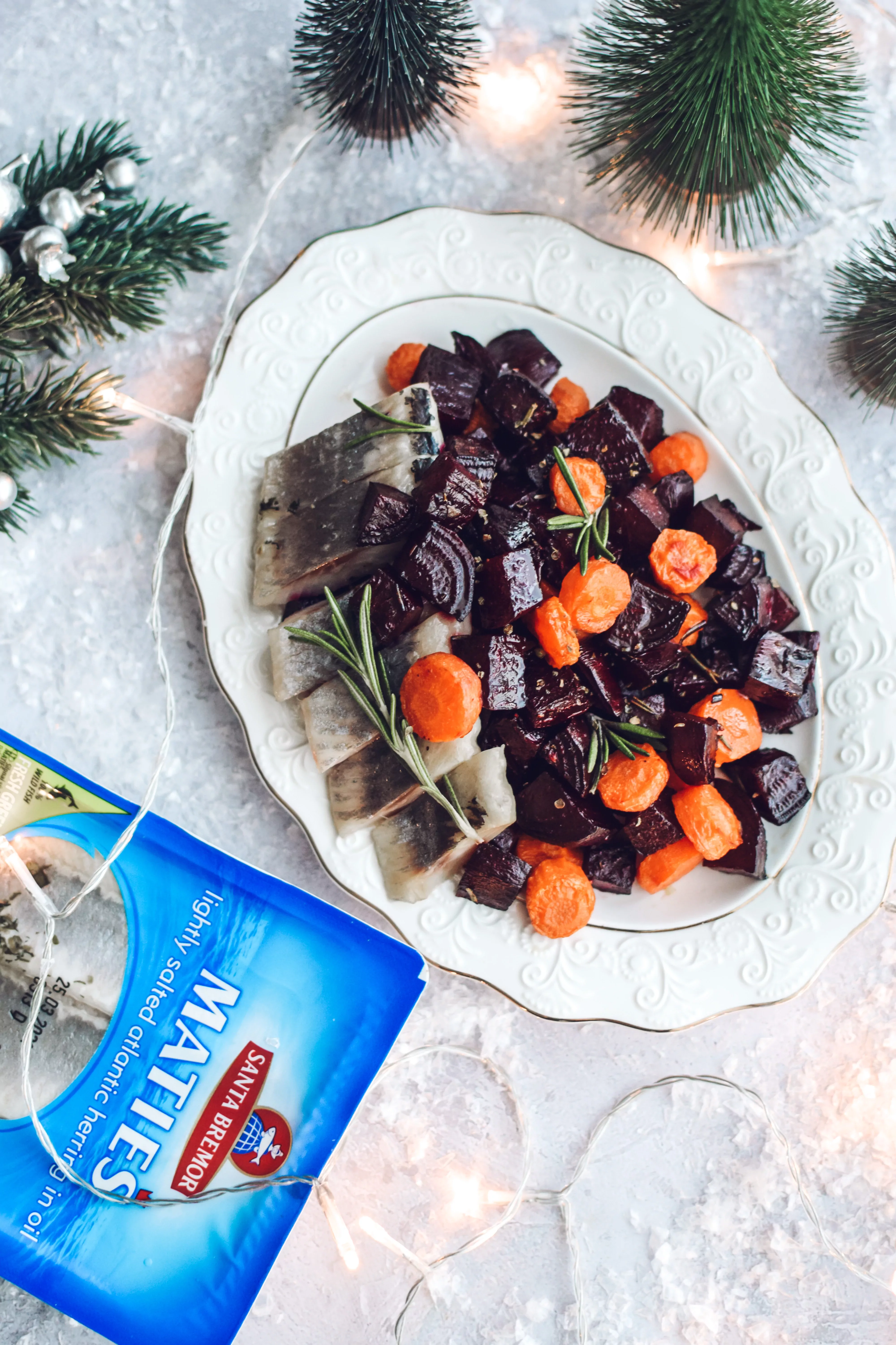 Салат с селедкой "Матиас" ("Maties") со свеклой, морковью и медом