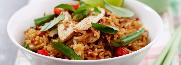 Tailandietiški kepti ryžiai su vištiena