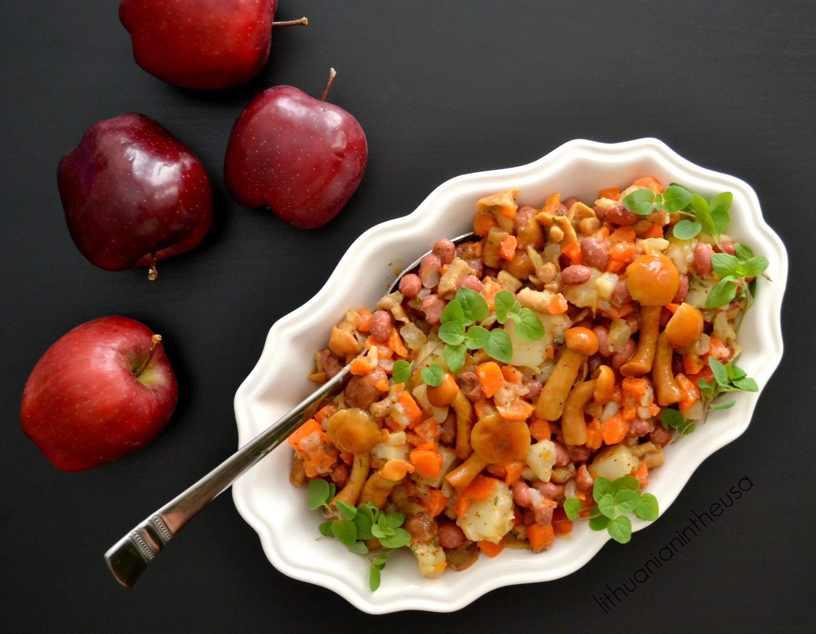 Grybai Kūčioms - marinuotų grybų mišrainė / salotos