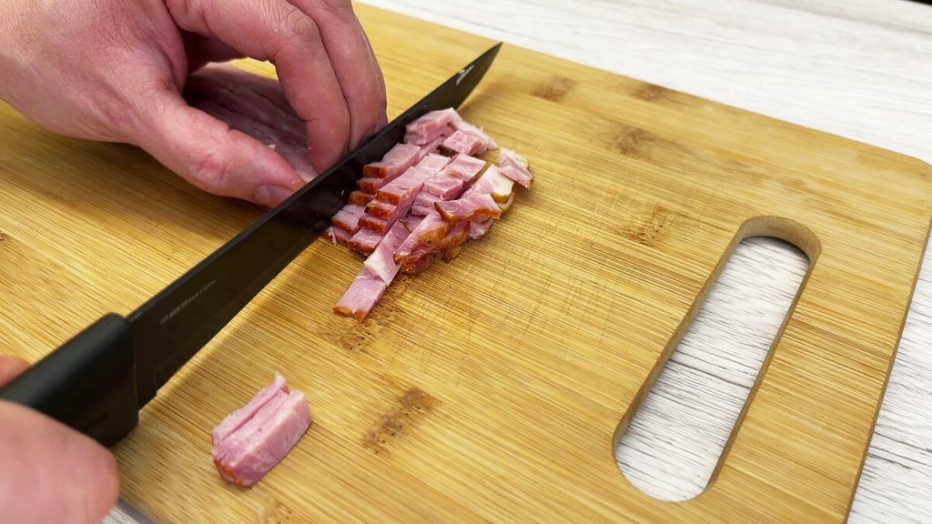 Paėmiau vištos krūtinėlę, vaflių ir paruošiau skaniausią patiekalą vakarienei