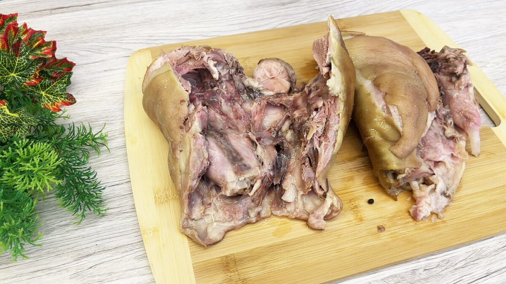 Paėmiau vištos krūtinėlę, vaflių ir paruošiau skaniausią patiekalą vakarienei
