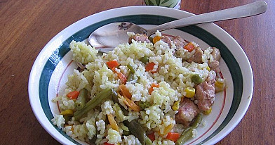 Kiaulienos troškinys su ryžiais ir daržovėmis