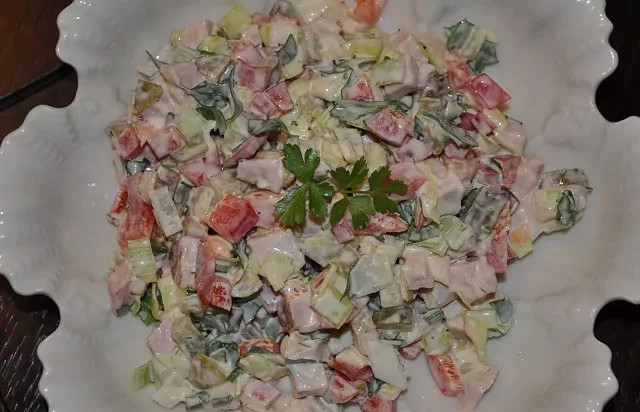 Kumpio ir paprikos mišrainė su kukurūzais