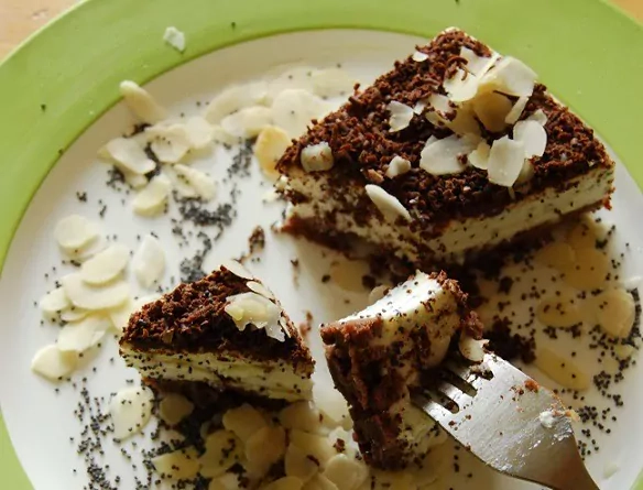 Maskarponės sūrio pyragas su aguonomis