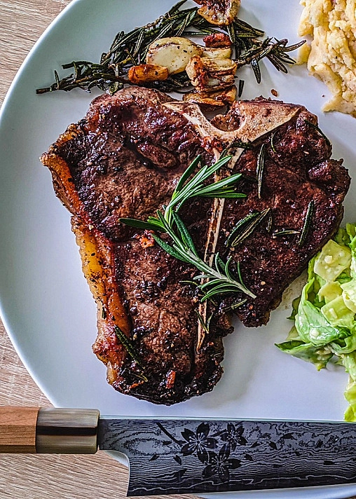 T-bone Steak - jautienos kepsnys su rozmarinu