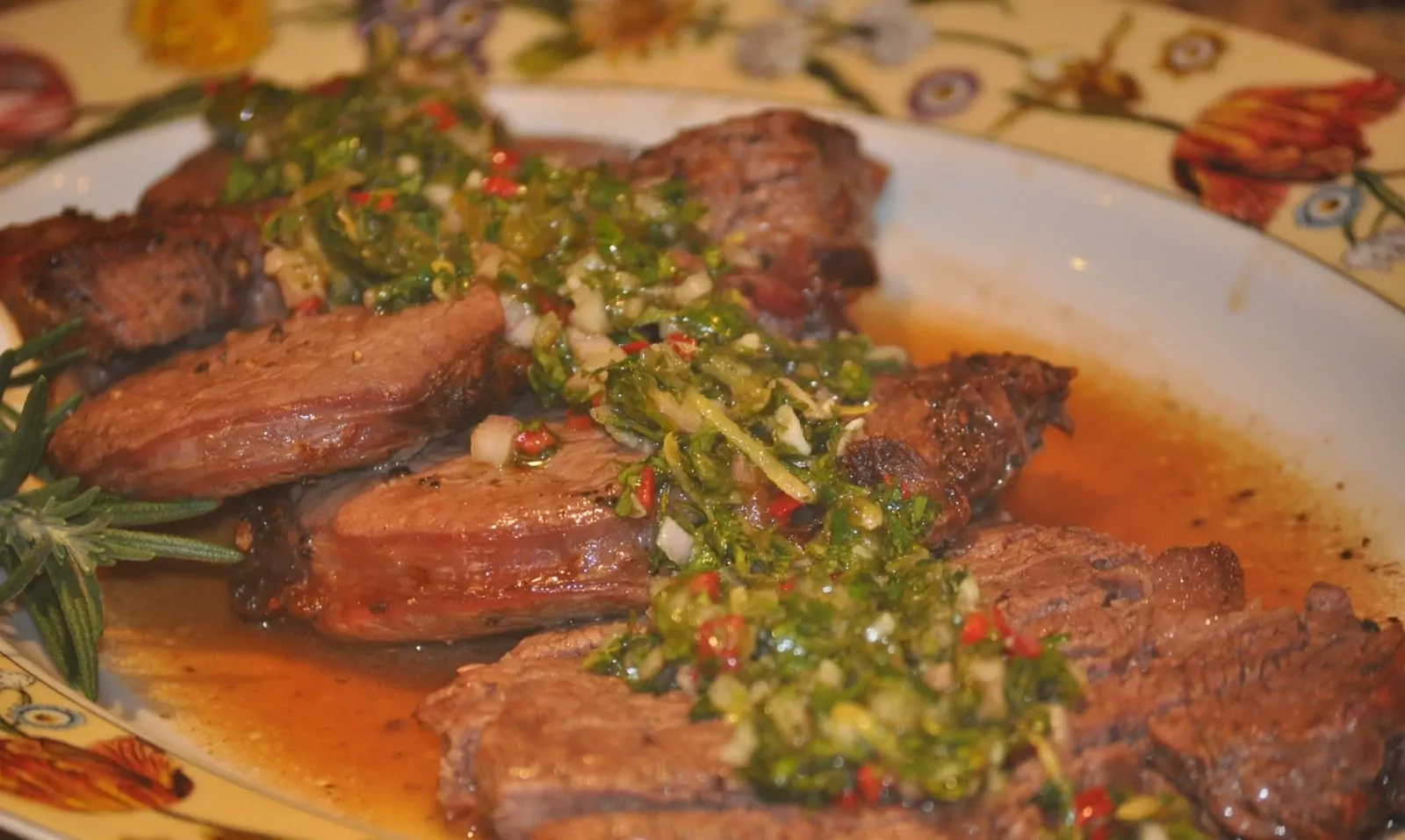 Čimičiuri (chimichurri) - padažas iš susmulkintų žalumynų