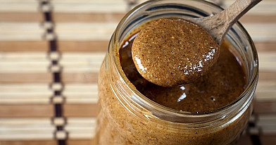 Lazdynų ir migdolų riešutų praline pasta