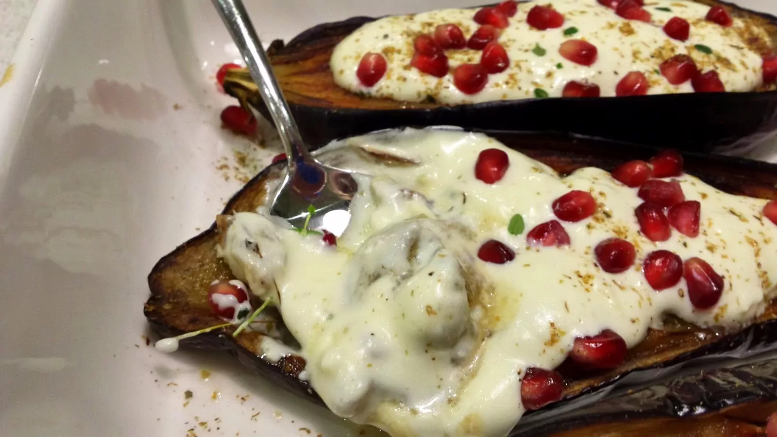 Smażone bakłażany z sosem czosnkowym