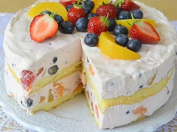 Gaivus vaisių ir uogų tortas | Receptas