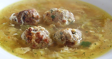 Itališka mėsos kukulių sriuba