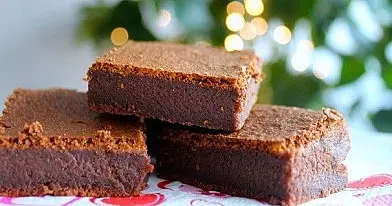 Kiaušinių ir nutella pyragas iš dviejų produktų (Nutellos ir kiaušinių)