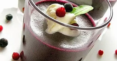 Uogų putėsiai su kondensuotu pienu