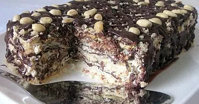 Morenginis tortas su žemės riešutais | Receptas