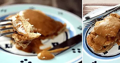 Bananiniai blynai su žemės riešutų padažu