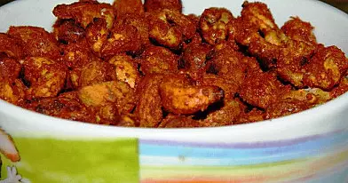 Aštrūs skrudinti riešutai