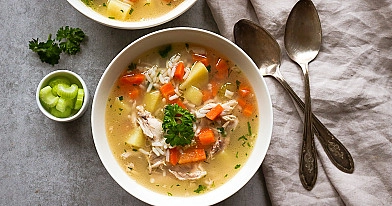 Очень вкусный куриный суп с овощами и картофелем