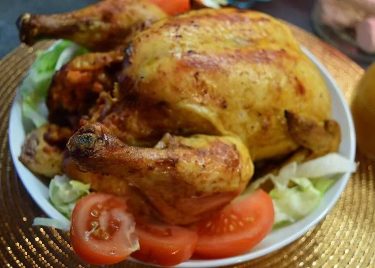 Sultingas keptas viščiukas įdarytas su pupelėmis