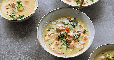 Kreminė lašišos sriuba su kreminiu sūriu, bulvėmis ir morkomis