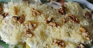 Salotos sluoksniuotos su vištiena