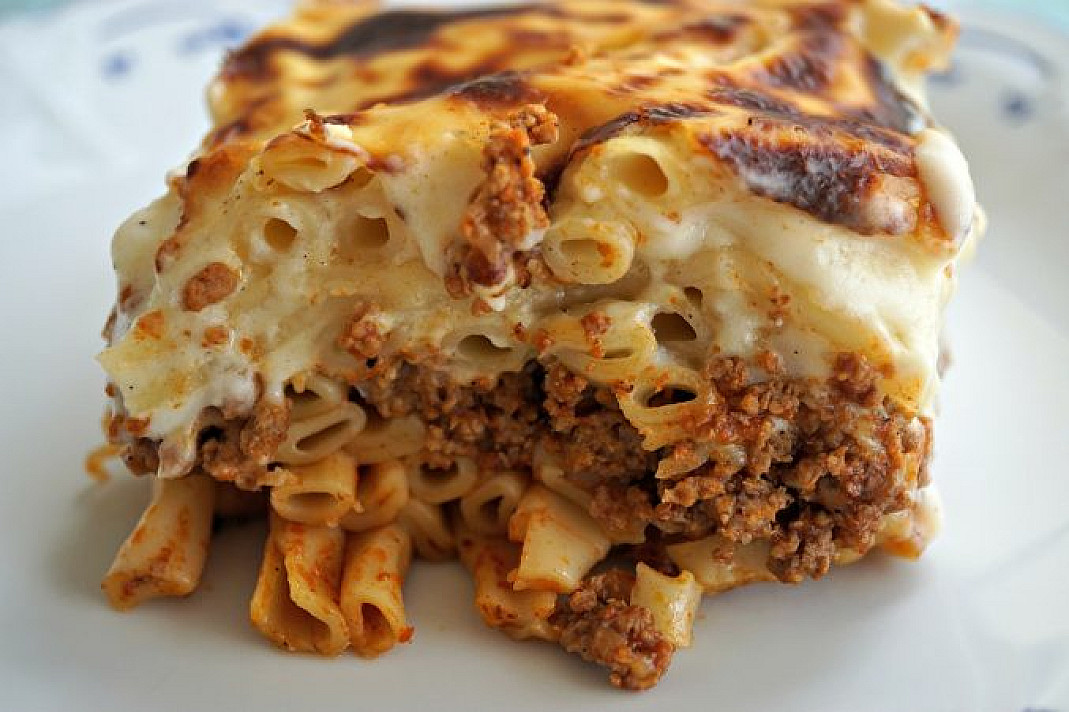 Pasticijo (pastitsio arba pasticcio) - Itališkas makaronų apkepas su faršu, sūriu ir grietinėlės padažu
