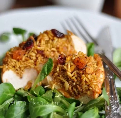 Ryžiais įdaryta vištiena