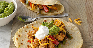 Fajitas lavaše su vištiena ir daržovėmis meksikietiškai