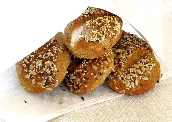 Duonelės su sėklomis