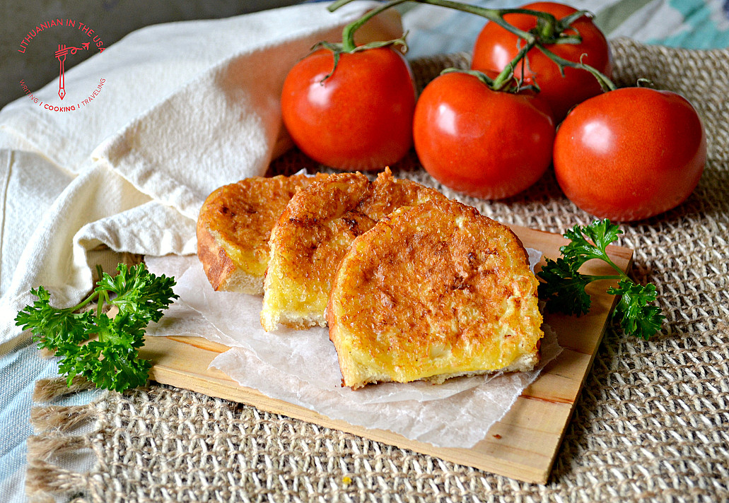 Grilled cheese sandwich - kepti batono ir sūrio sumuštiniai su kiaušiniais