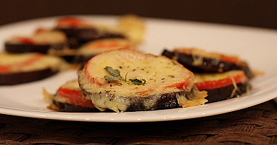 Puikusis tercetas: baklažanas, pomidoras, mozzarella