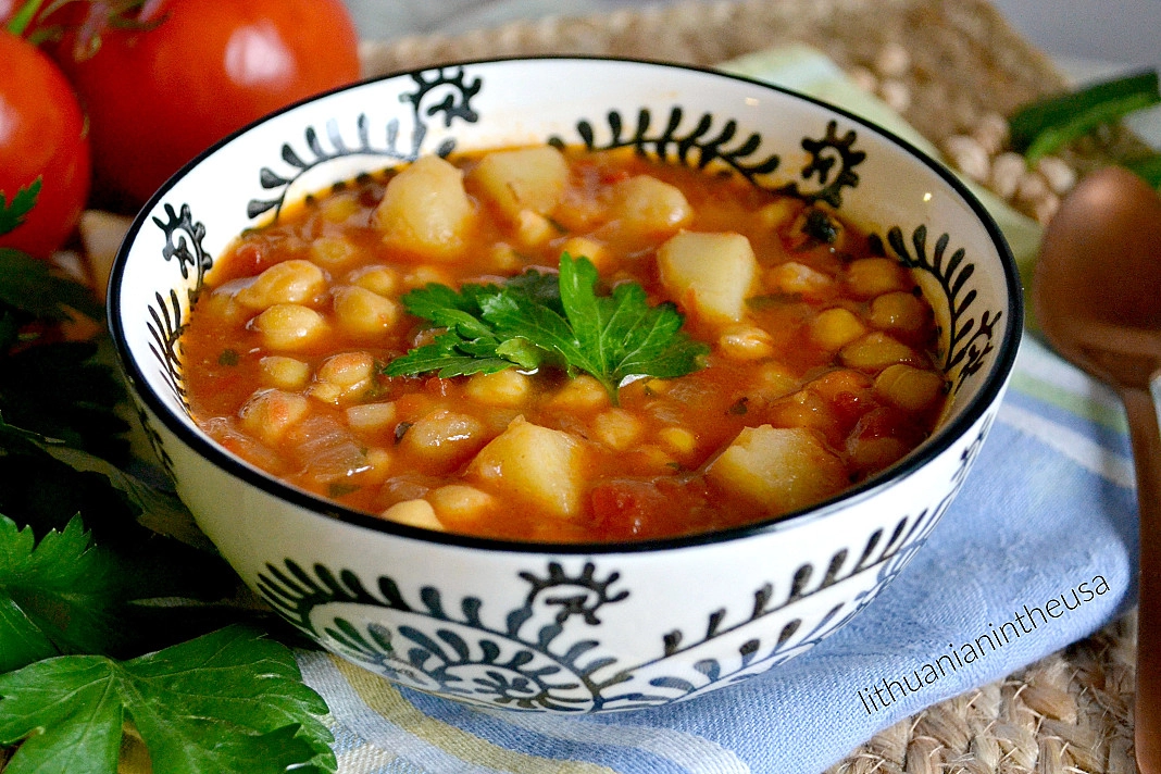 Vegetariška soti ir sveika konservuotų avinžirnių sriuba pagal Beatą