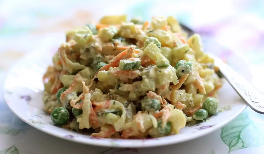 Žaliavalgiška "Baltoji mišrainė" - mano vyrui visavalgiui ši mišrainė irgi labai patiko!