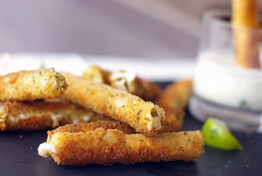 Хрустящие моцарелла пaлoчки