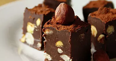 Šokoladiniai saldainiai su Nutella ir riešutais