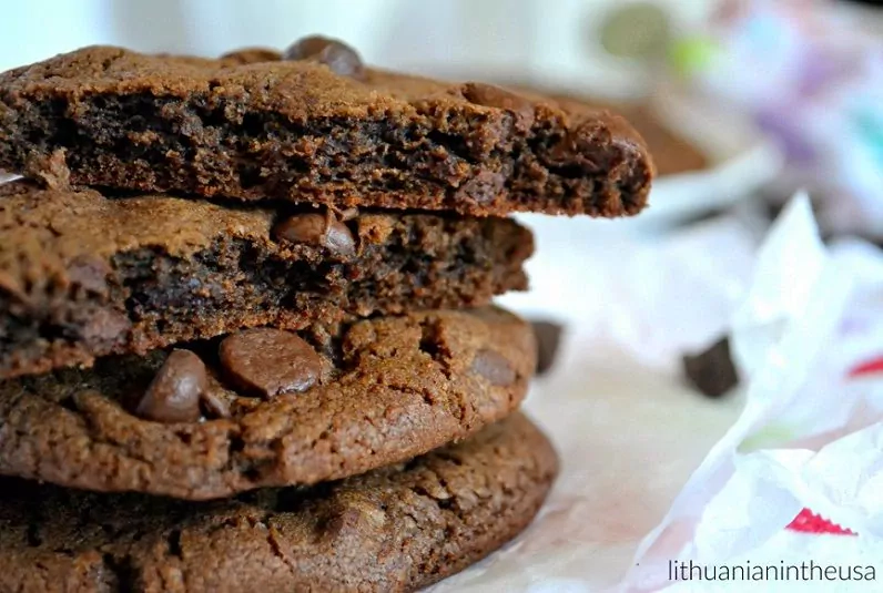 Labai šokoladiniai amerikietiški sausainiai