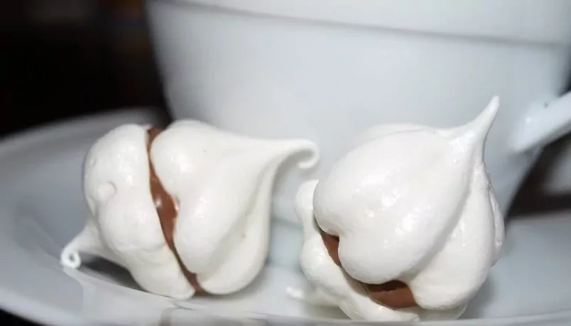 Morengai su šokoladu