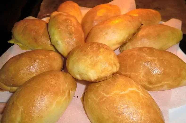 Bandelės su lašinukų/daržovių įdaru