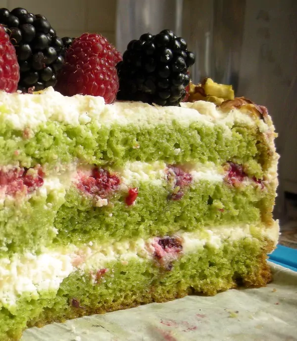 Žalias špinatų tortas su maskarponės ir grietinėlės kremu