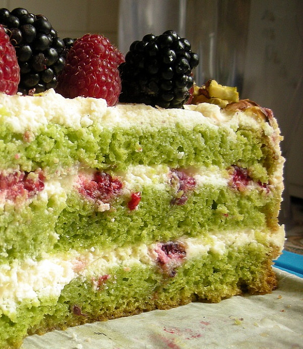 Žalias špinatų tortas su maskarponės ir grietinėlės kremu