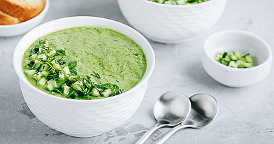 Žali šaltibarščiai - šalta kefyro sriuba su špinatais