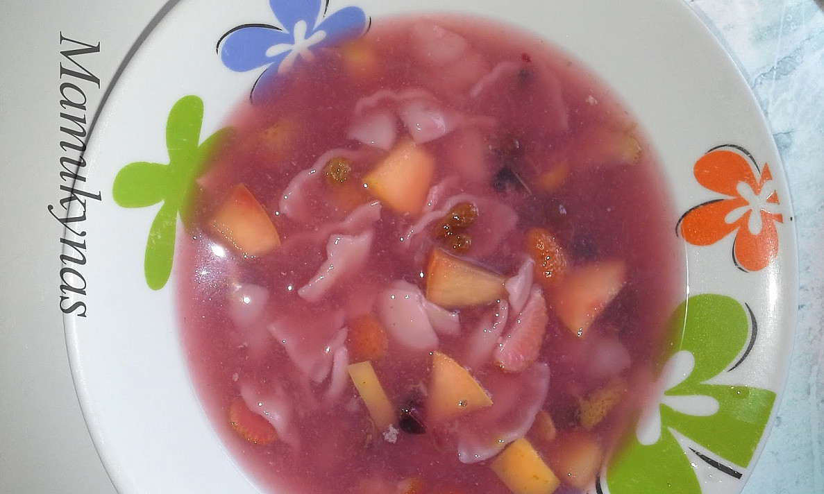 Šalta vaisių sriuba su uogomis