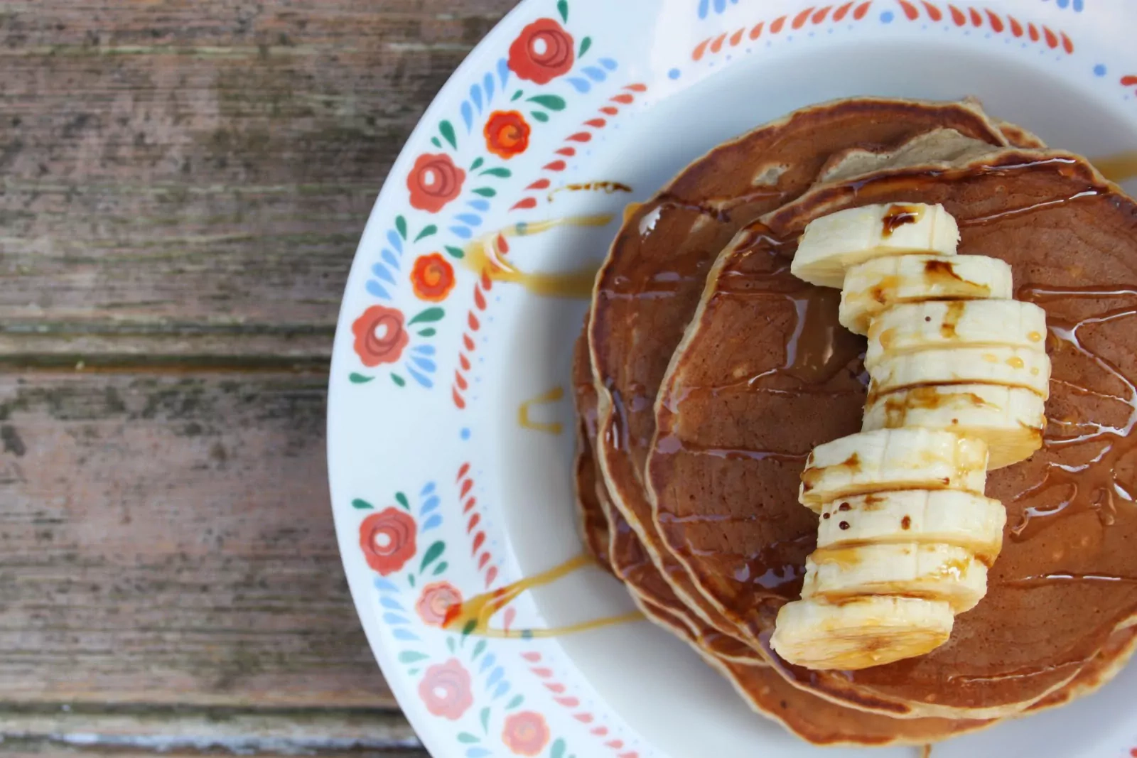 Purūs blynai su bananais ir cinamonu