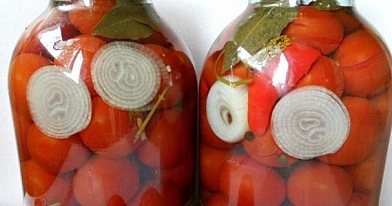 Marinuoti pomidorai su citrinos rūgštimi žiemai