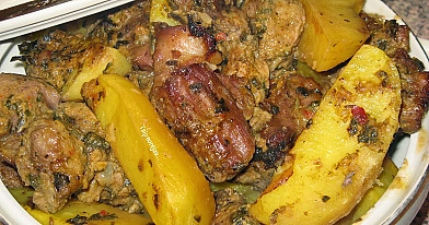 Маринованная свиная вырезка или шейка с картофелем в рукаве - в духовке