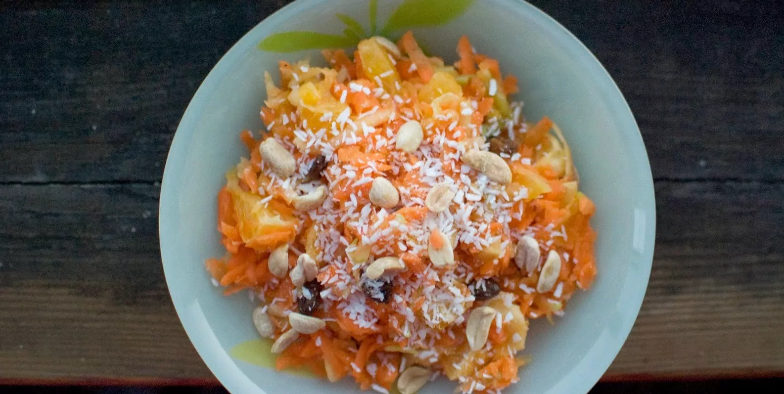 Gaivios morkų salotos su apelsinais, obuoliais ir razinomis