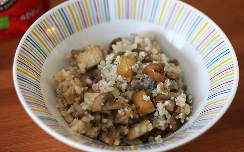 Miežių košė su grybais ir tofu (savaitgalio pusryčiams)