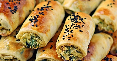 Turecki Börek z nadzieniem z cukinii i sera